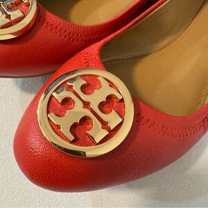 Tory Burch Benton 2 Travel Ballet Flats Red Gold Reva US 7.5 Style 75513